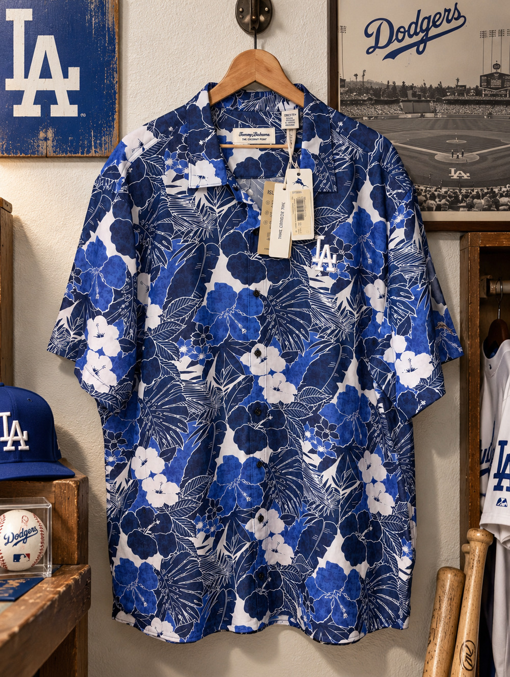 Los Angeles Dodgers Tommy Bahama IslandZone Hawaiian Shirt Men's 2XL NWT MLB